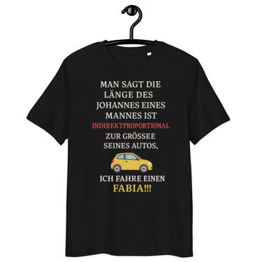 schwarzes T-Shirt mit Spruch über die Länge des Johannes und die Größe eines Autos, gelbes Auto-Icon, Text in weiß, rot und gelb
