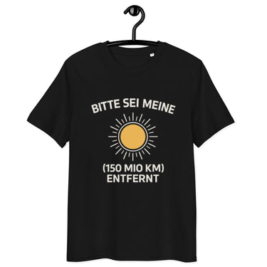 schwarzes T-Shirt mit Spruch bitte sei meine 150 mio km entfernt, stilisierte gelbe Sonne als Grafikmotiv