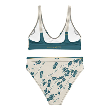 High-Waist-Bikini Porzellan – Flatlay Rückseite mit powered by Nyrra-Design am Band