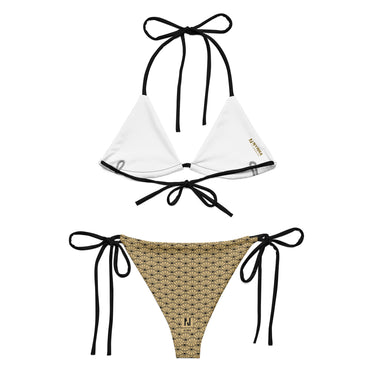 String-Bikini Art déco Champagner – Rückansicht am Model