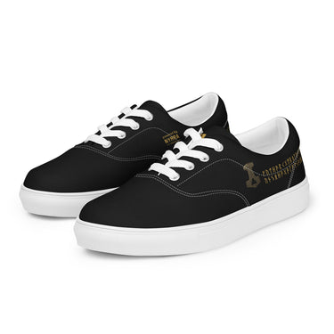Herren Lace-Up Sneaker Mjölnir von links vorne, Plakette powered by Nyrra-Design und goldenes Runenband über der Sohle