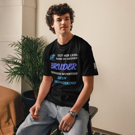 schwarzes T-Shirt mit Spruch tut mir leid dass du meinen bruder ziehen musstest dein lieblingskind in weiß, blau und türkis, trauriger Teddy, QR-Code am rechten Ärmel
