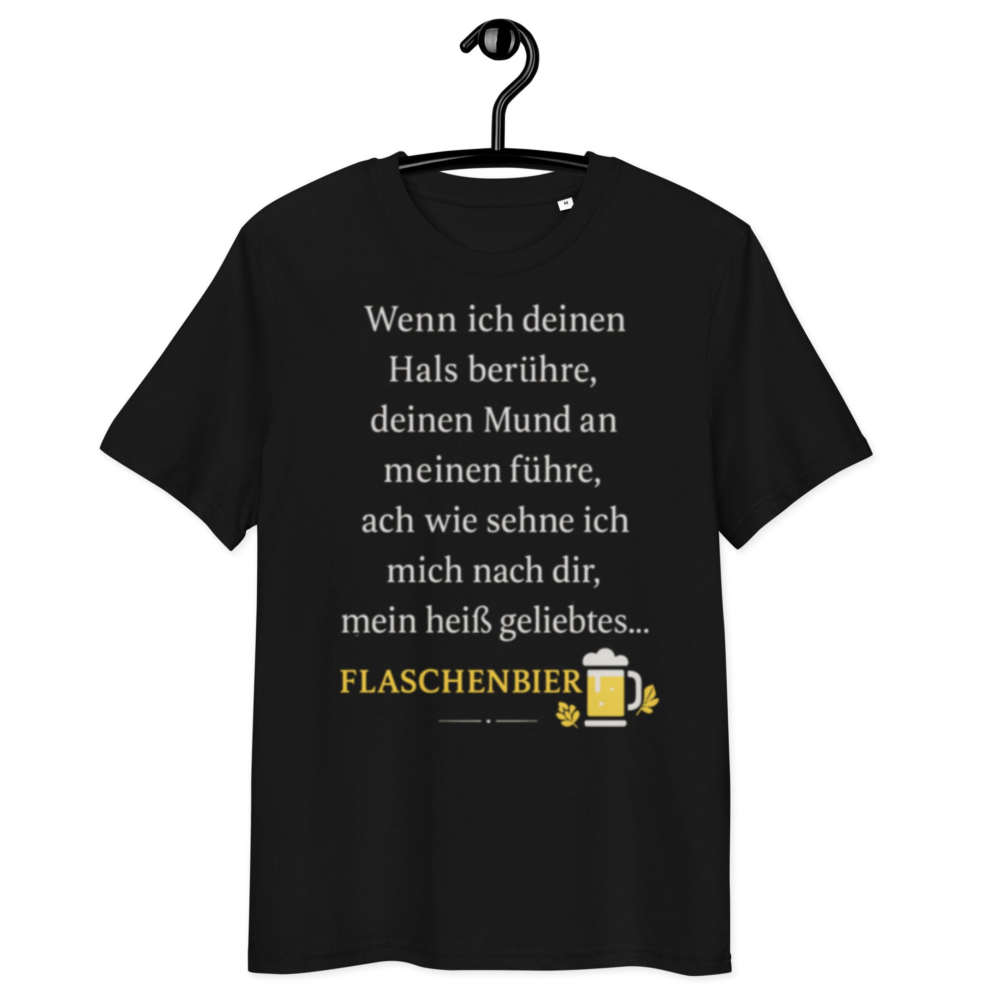 schwarzes T-Shirt mit Spruch über romantische Sehnsucht, Auflösung flaschenbier, gelbes Bierglas-Emoji, Text in weiß und gelb
