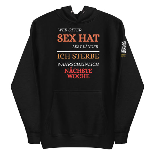 schwarzer Hoodie mit Spruch über Sex und Sterblichkeit in roter, oranger und weißer Schrift, QR-Code am Ärmel
